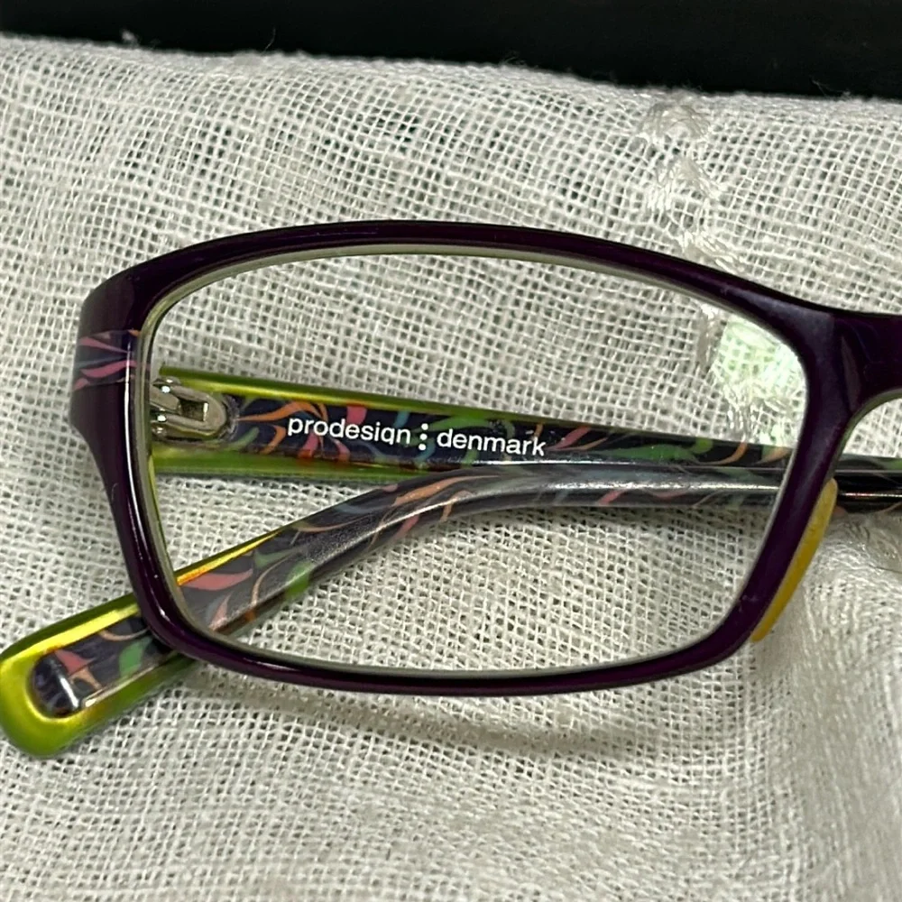 Prodesign Denmark frames with case
